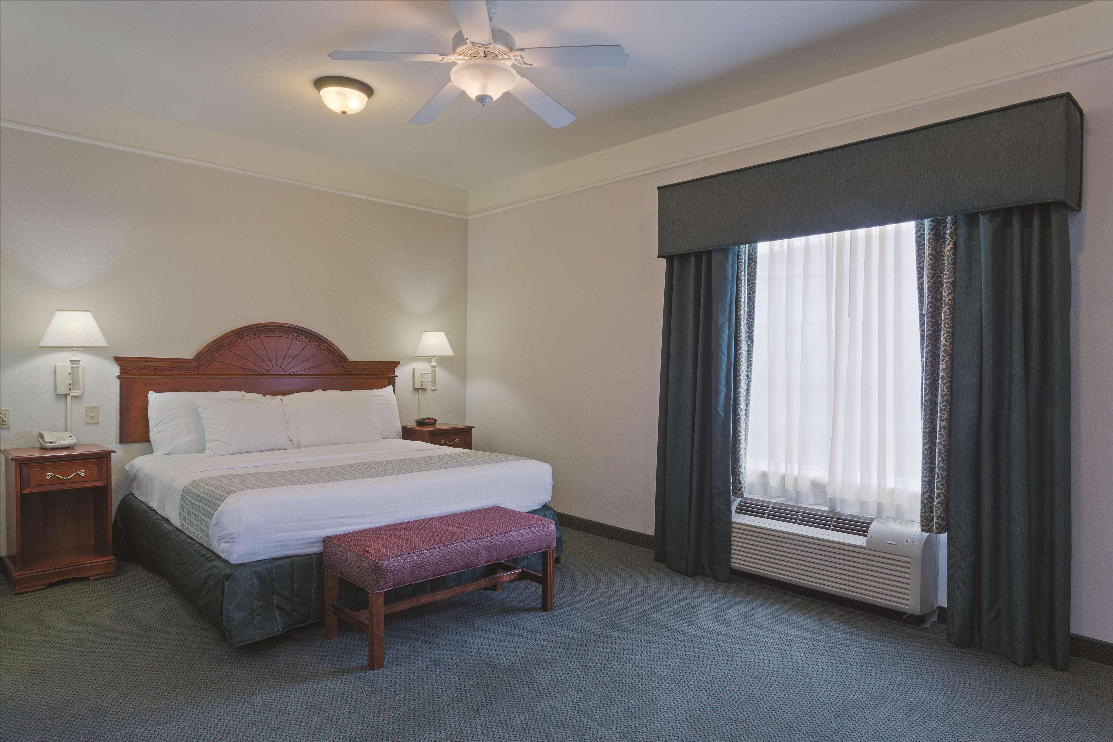 La Quinta Inn And Suites Fort Myers I-75 מראה חיצוני תמונה