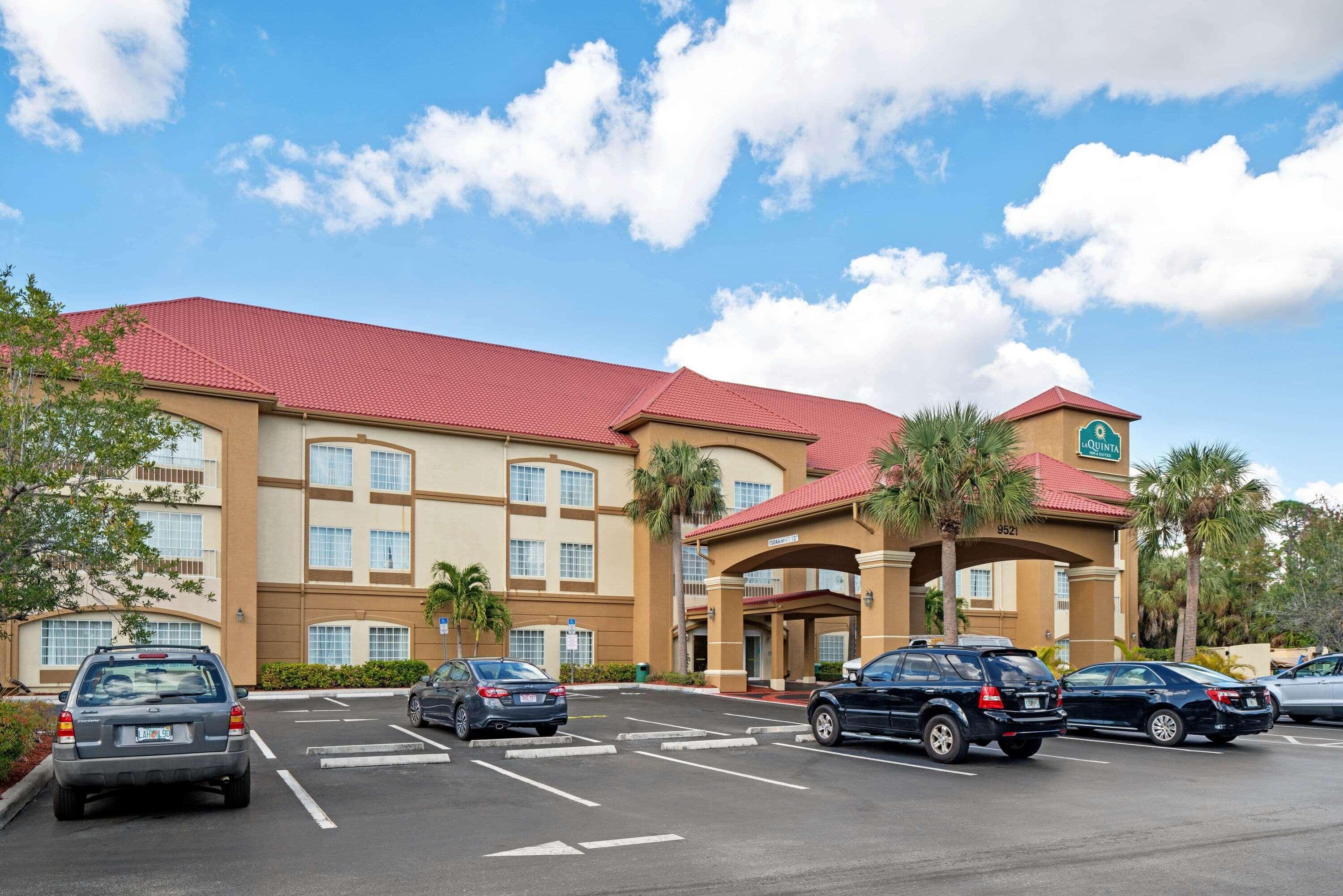 La Quinta Inn And Suites Fort Myers I-75 מראה חיצוני תמונה