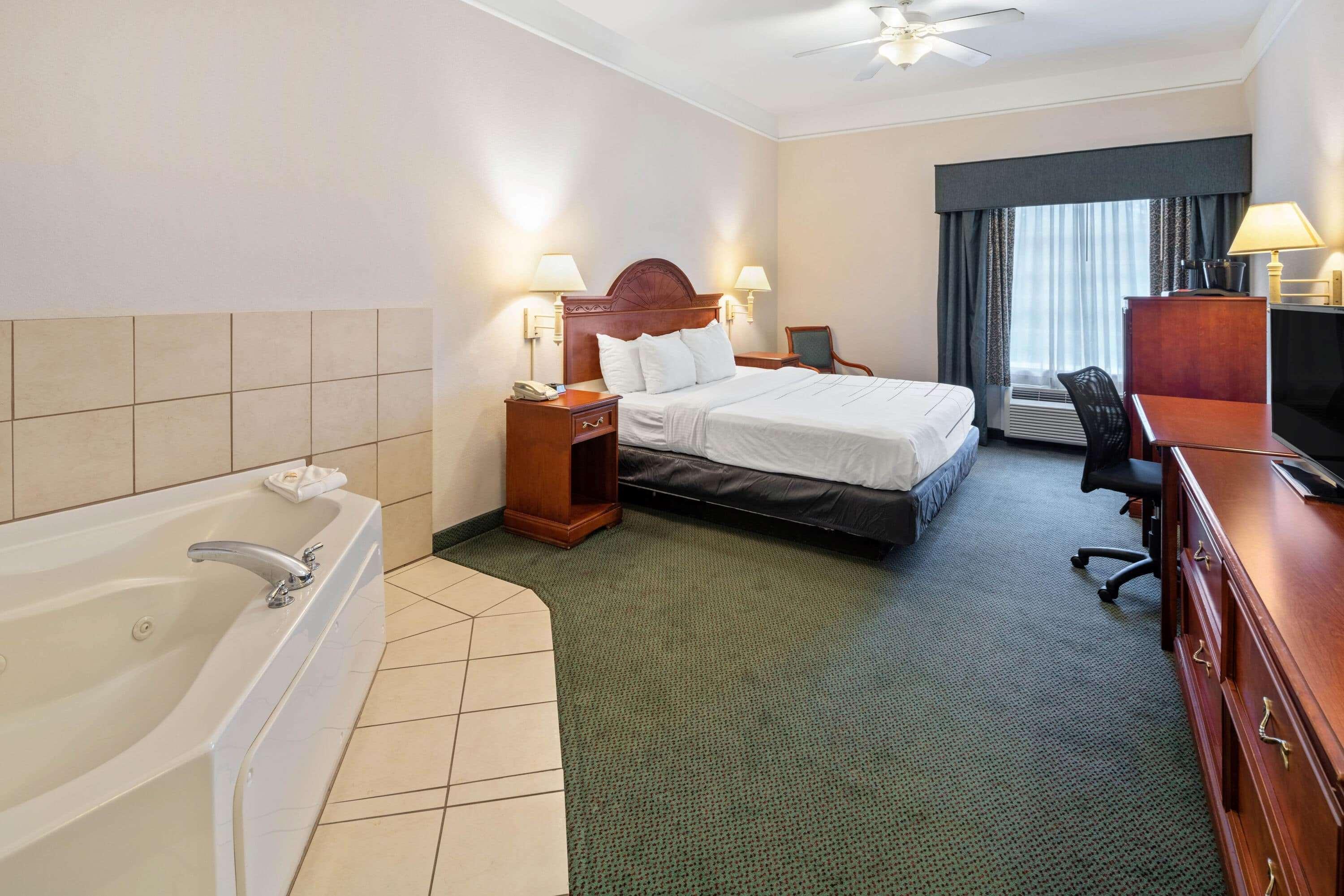 La Quinta Inn And Suites Fort Myers I-75 מראה חיצוני תמונה