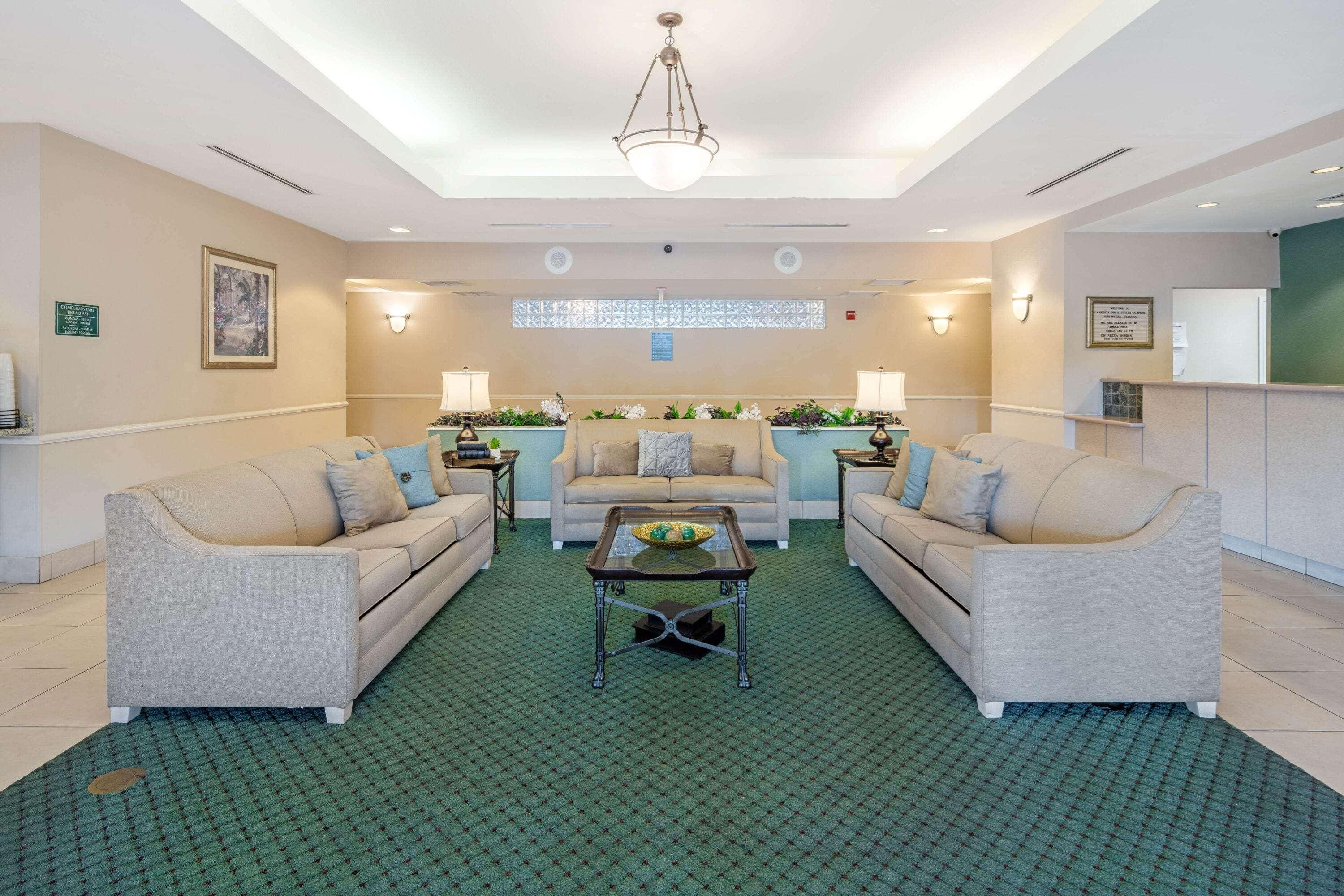 La Quinta Inn And Suites Fort Myers I-75 מראה חיצוני תמונה