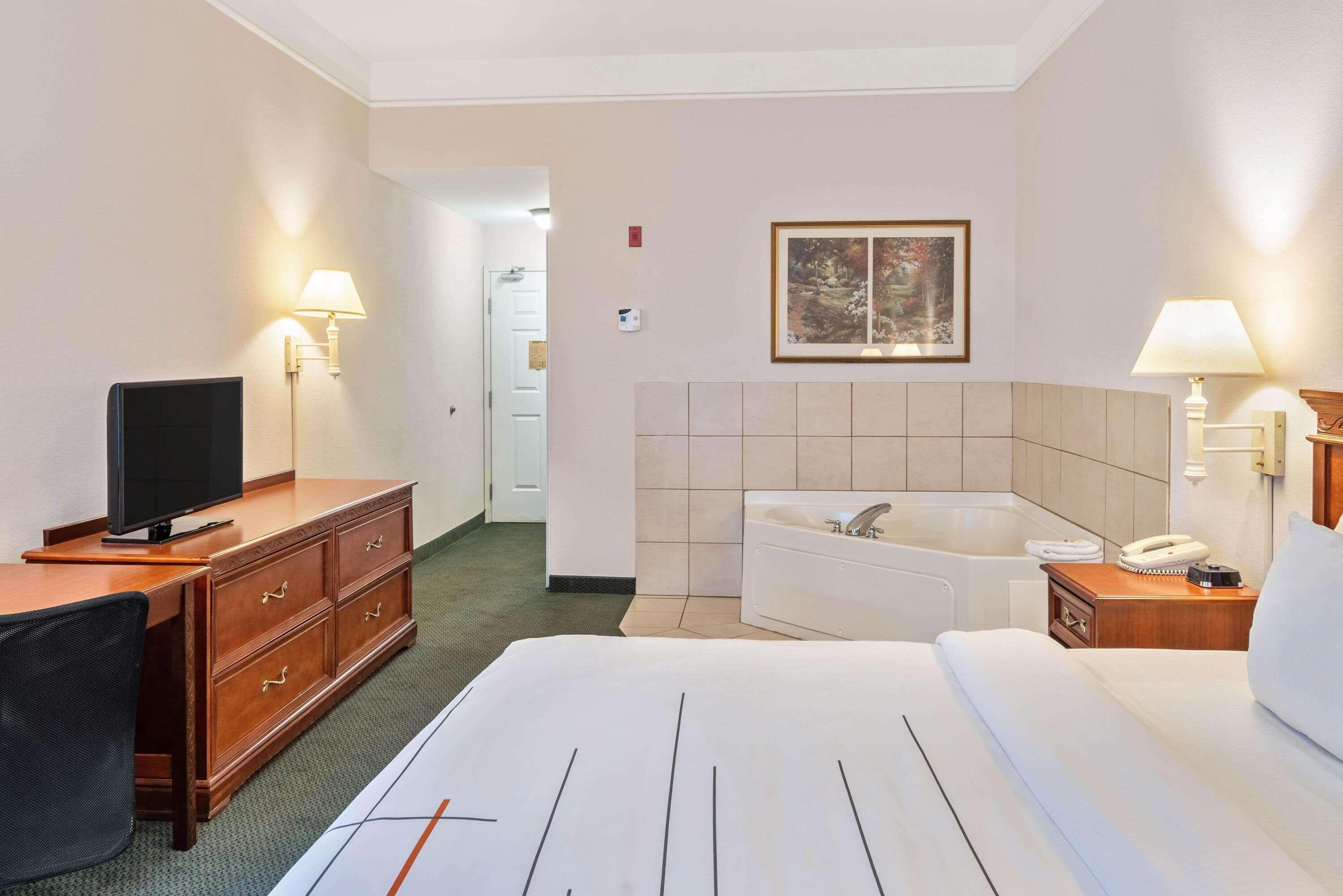La Quinta Inn And Suites Fort Myers I-75 מראה חיצוני תמונה
