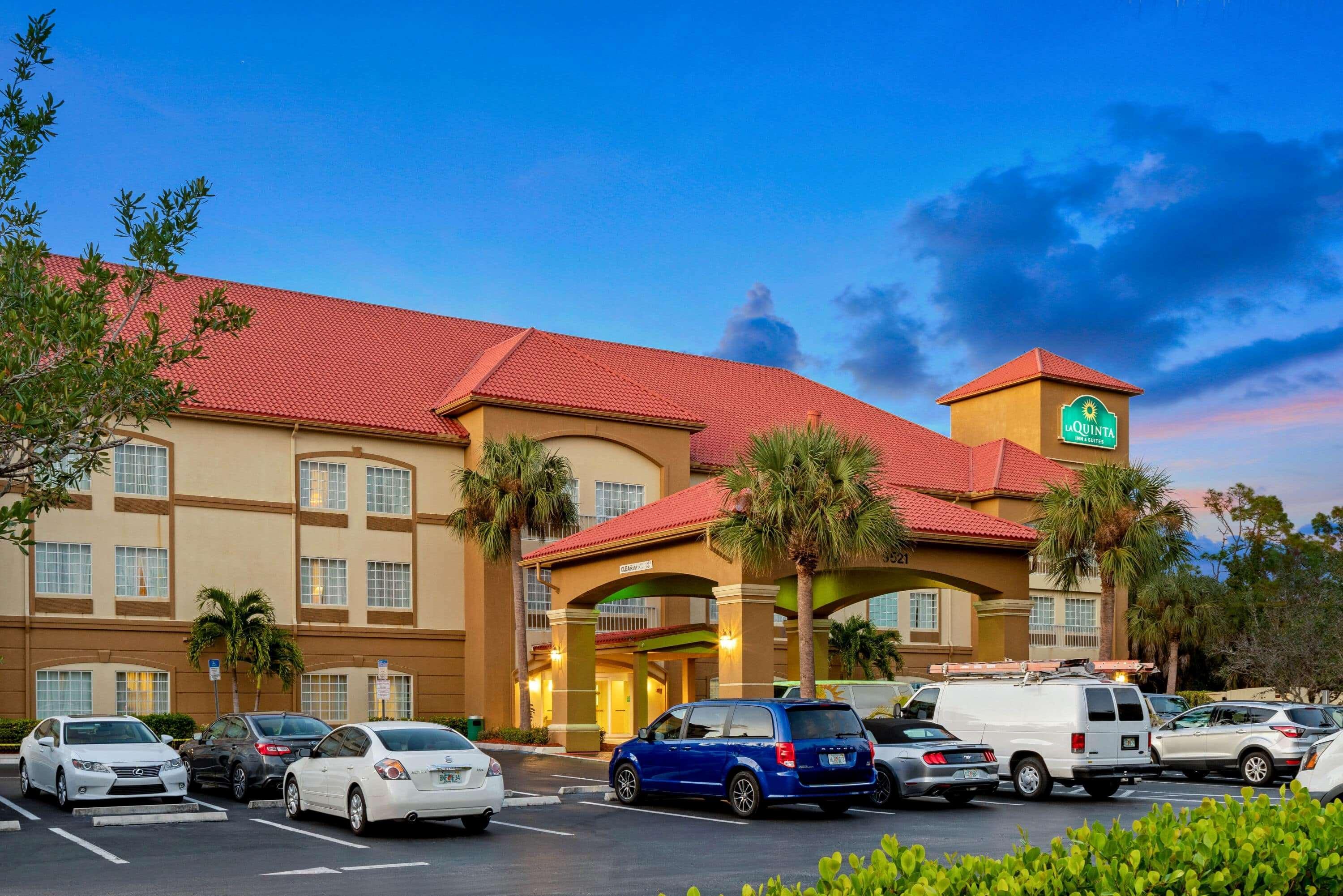 La Quinta Inn And Suites Fort Myers I-75 מראה חיצוני תמונה