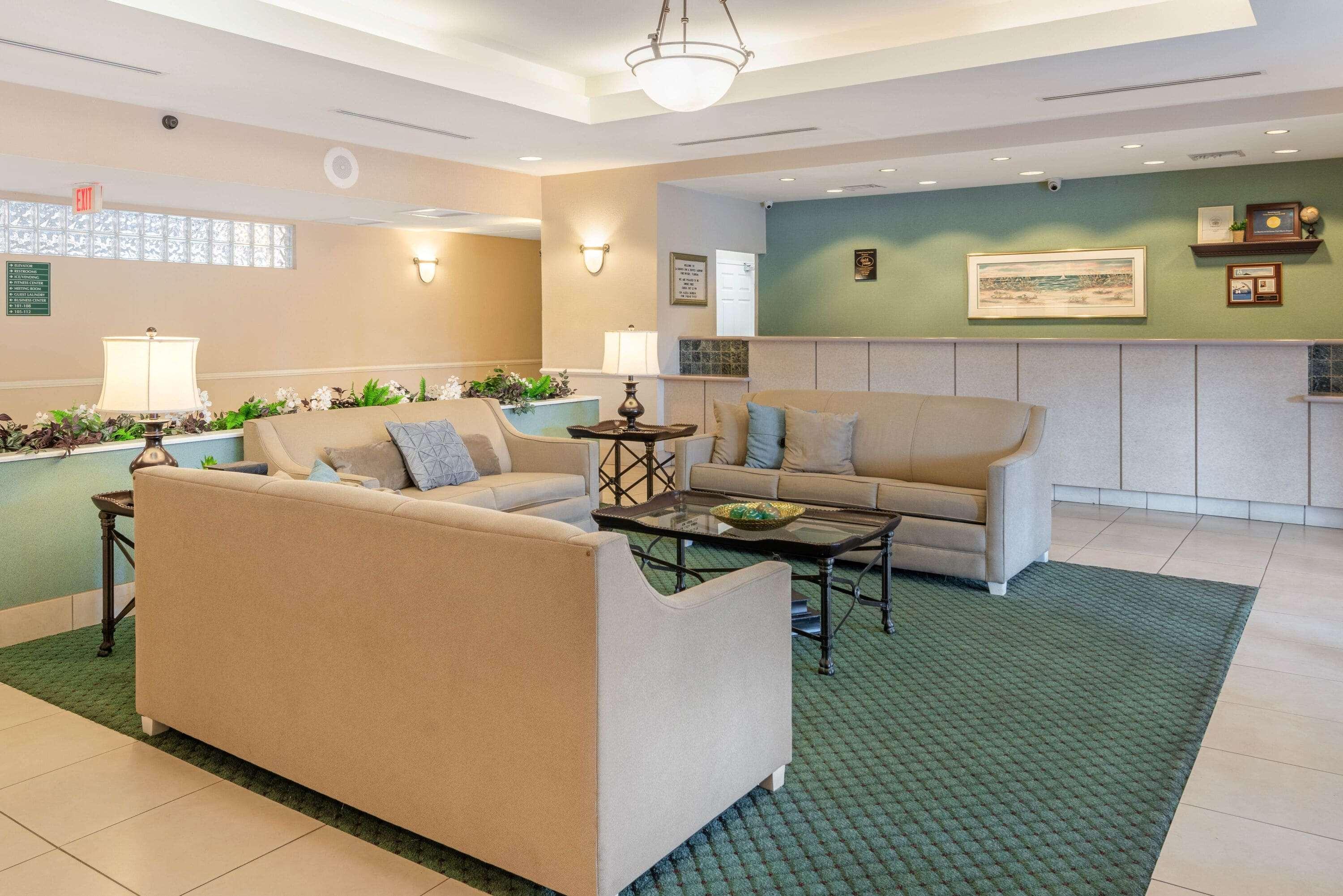 La Quinta Inn And Suites Fort Myers I-75 מראה חיצוני תמונה