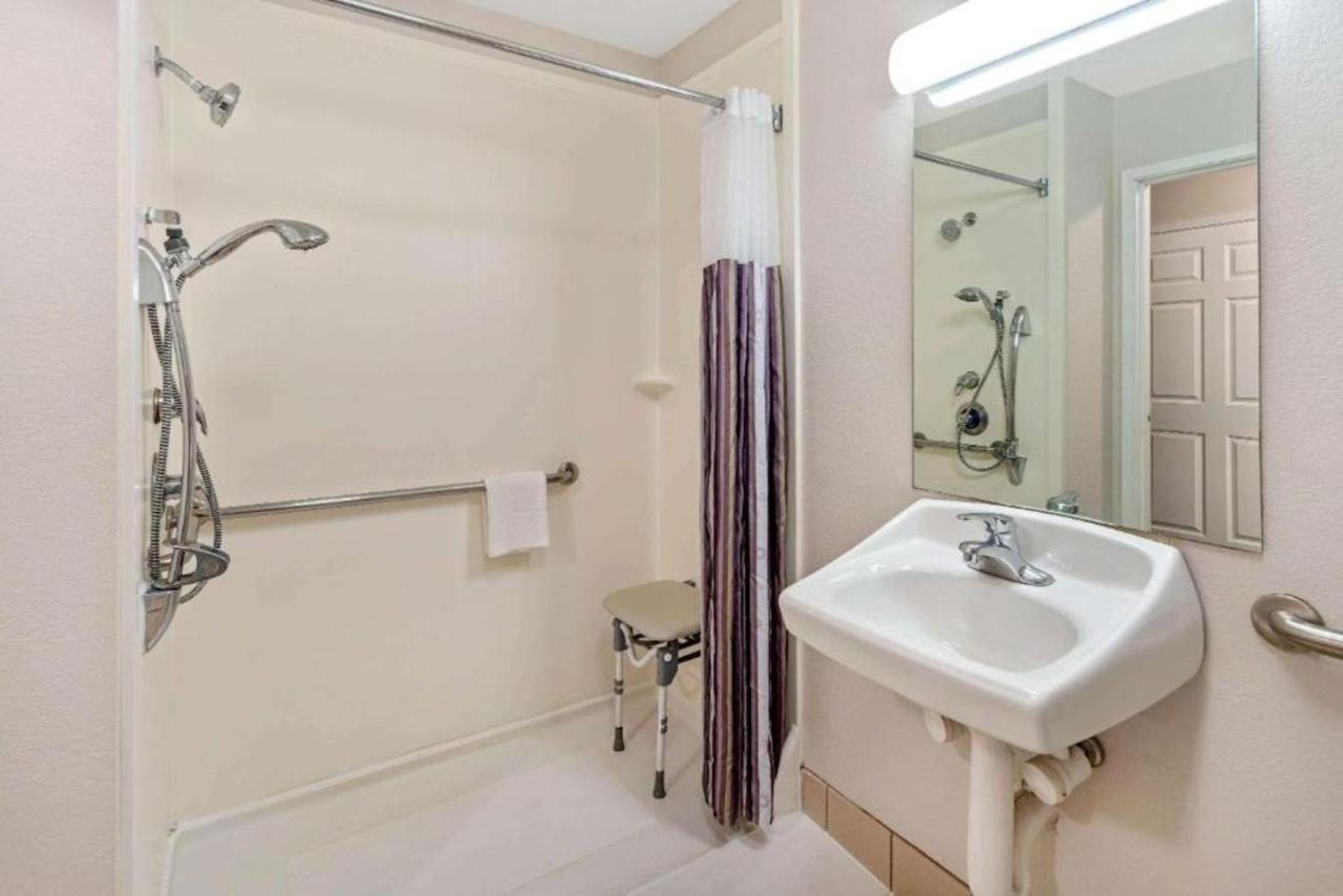 La Quinta Inn And Suites Fort Myers I-75 מראה חיצוני תמונה