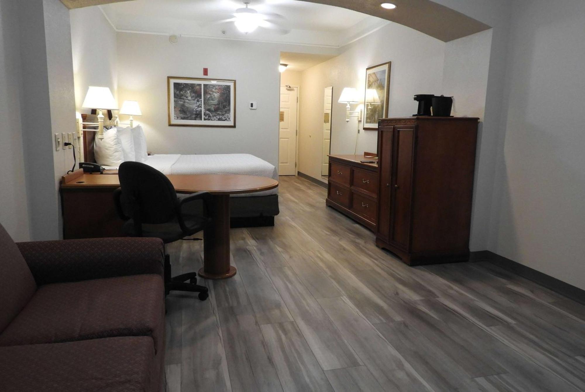 La Quinta Inn And Suites Fort Myers I-75 מראה חיצוני תמונה