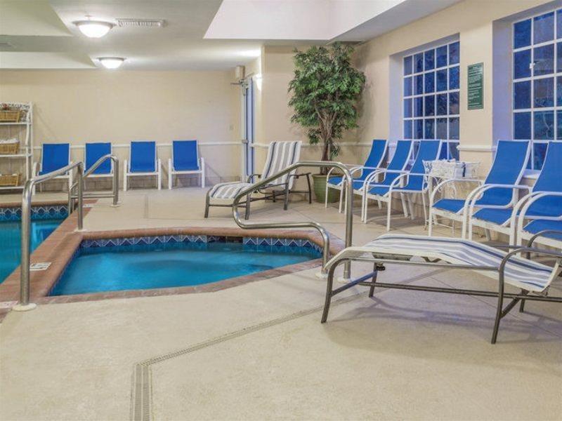 La Quinta Inn And Suites Fort Myers I-75 מראה חיצוני תמונה